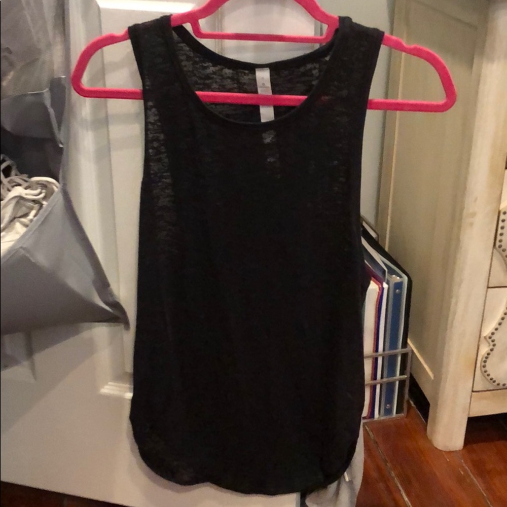 Lululemon black tank top size 6